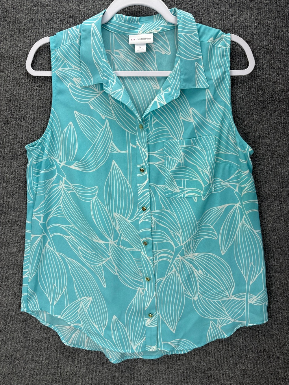 Liz Claiborne Turquoise Sleeveless Button-Up  Blouse - White Leaf Print Medium